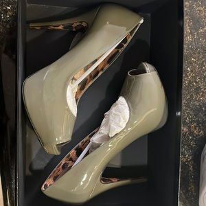 Dolce & Gabbana Women’s Open Toe Pump